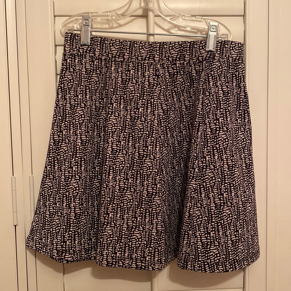 Black and white mini skirt